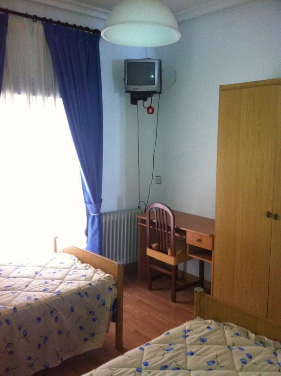 Pension Ruiz Линарес Номер фото