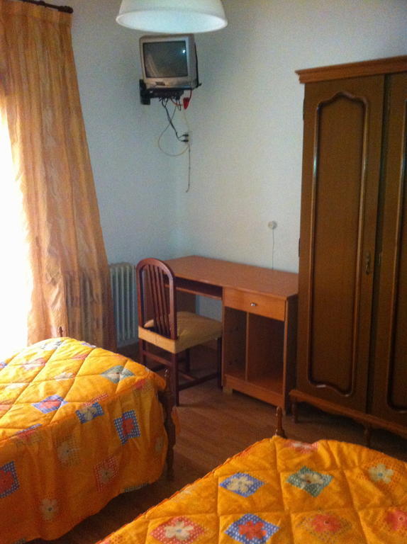 Pension Ruiz Линарес Номер фото